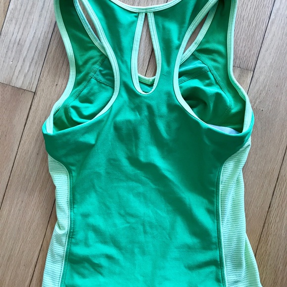 Nike workout top - Picture 4 of 4